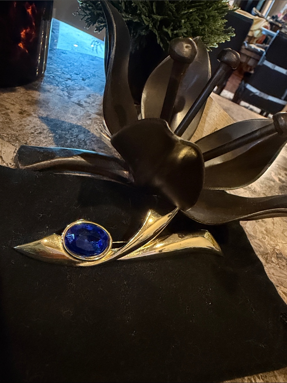 Gold-tone Brooch with Gorgeous Large Cobalt Blue Stone
